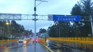 border crossing from Ecuador to Colombia