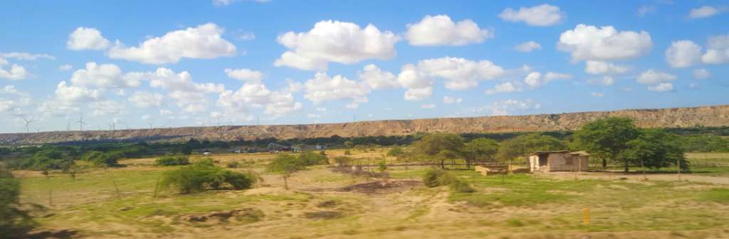 Crossing the border from Peru to Ecuador by bus