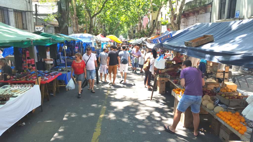 La Feria de Tristán Narvaja in Montevideo